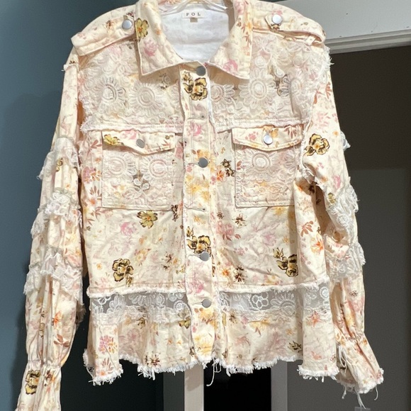 Floral Cream Jacket - Picture 2 of 4